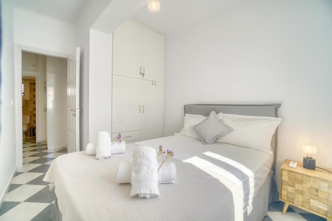 Stylish, Cozy 2-Bdr Flat In Andros Town By Explore Andros Dış mekan fotoğraf