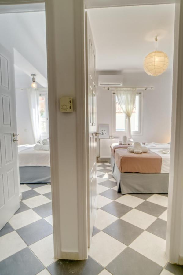 Stylish, Cozy 2-Bdr Flat In Andros Town By Explore Andros Dış mekan fotoğraf