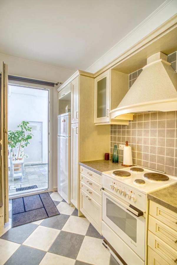 Stylish, Cozy 2-Bdr Flat In Andros Town By Explore Andros Dış mekan fotoğraf