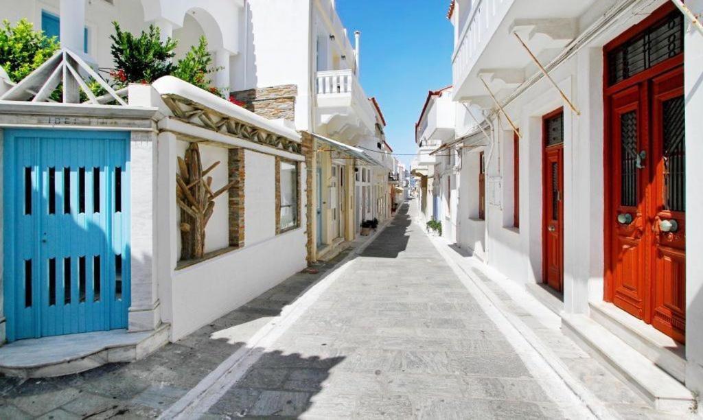 Stylish, Cozy 2-Bdr Flat In Andros Town By Explore Andros Dış mekan fotoğraf
